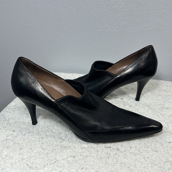 Vintage Gucci Black Leather Pointed Toe Loafer Pumps - Picture 2 of 12